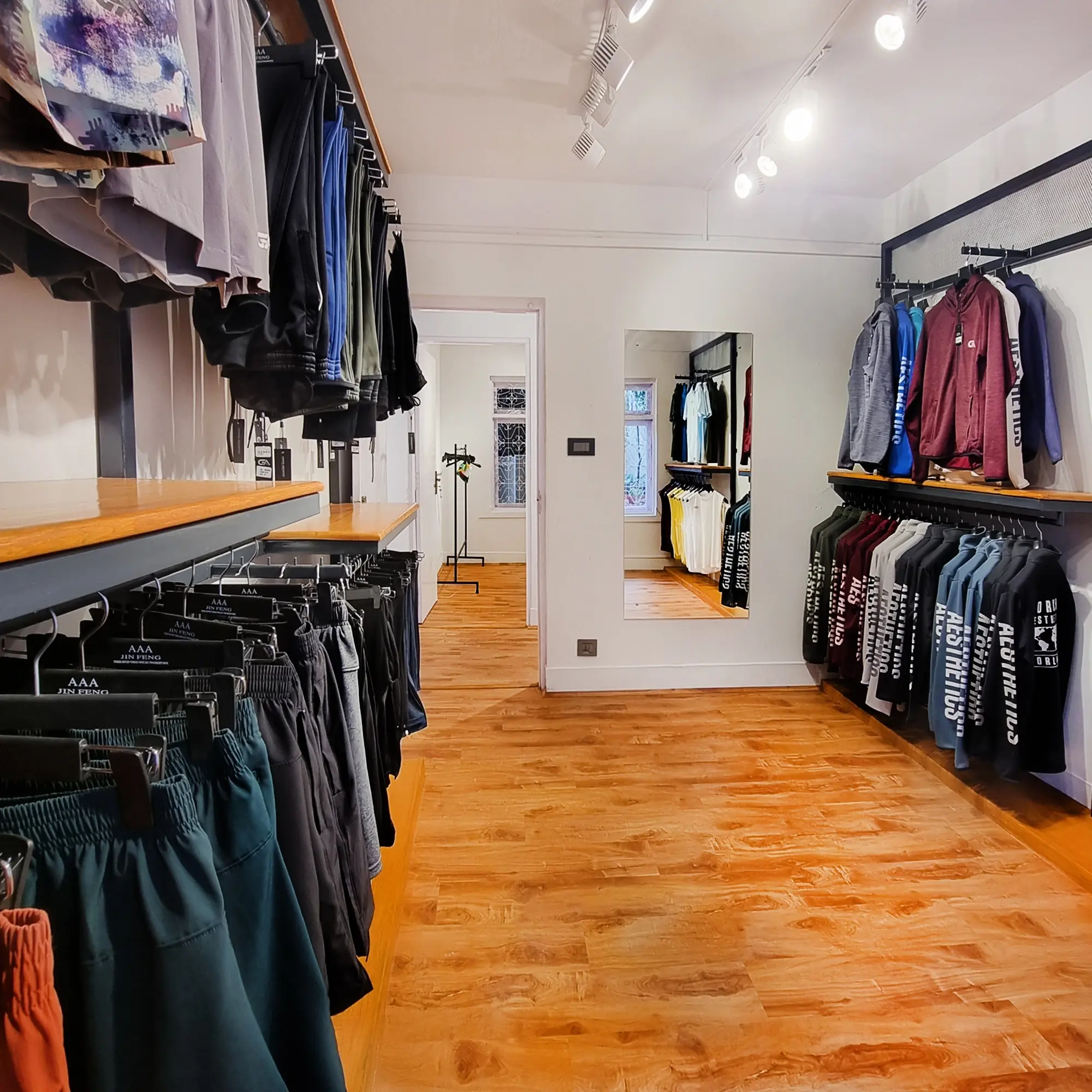 Main Samakhushi Outlet